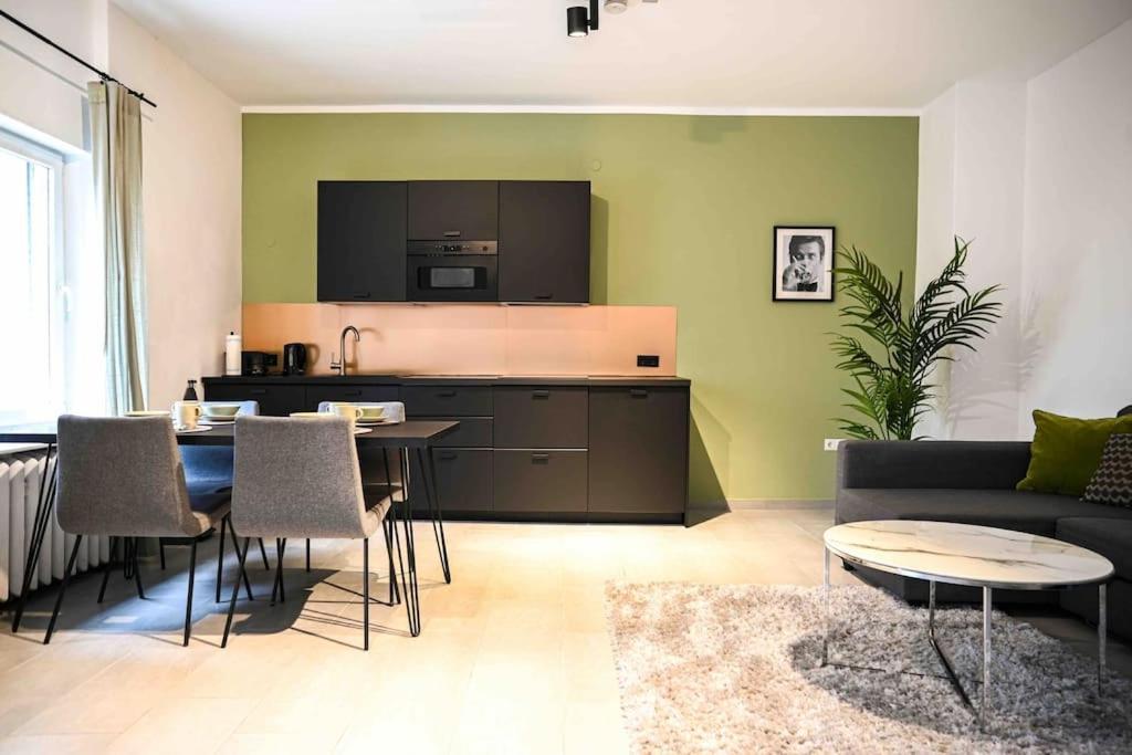 Moderne Wohnung In Ruhiger Umgebung Nahe Messe — Fotos 1